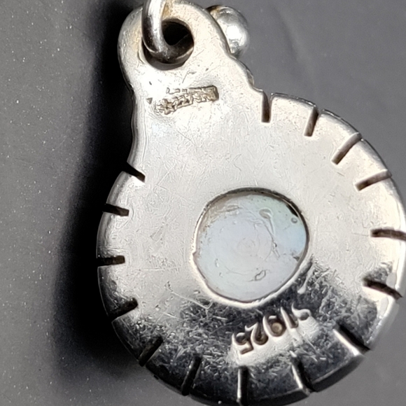 Classy, Distinctive, Vintage Mabe pearl, and Sterling Silver Earrings. - Picture 5 of 6